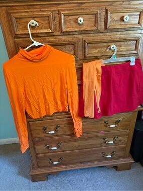 Daphne Scooby doo costume - Women's Bright Orange Long-Sleeve Crop Top Mock neck